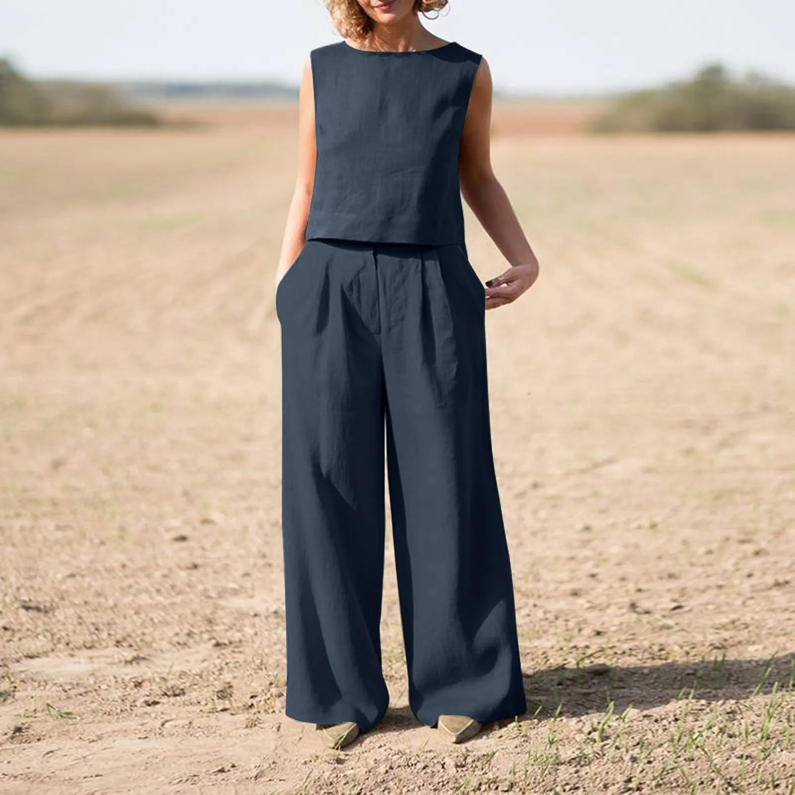 Women's Sleeveless Trousers Suit
